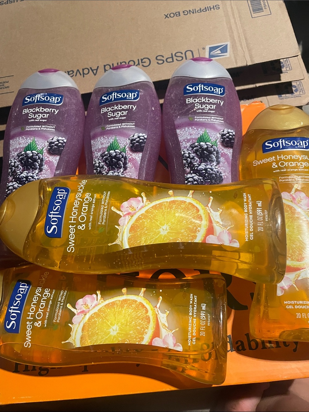 Softsoap Sweet Honeysuckle & Orange Moisturizing Body Wash - Orange